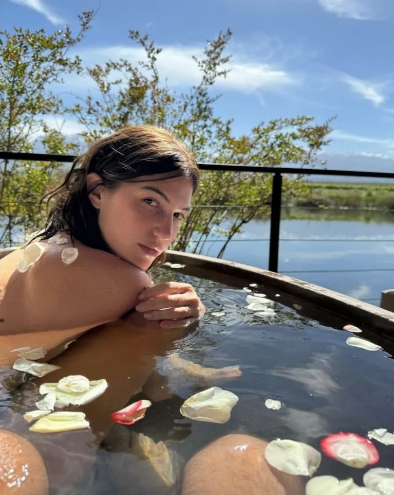 Las divertidas vacaciones de Ricky Montaner y Stefi Roitman en Mendoza: spa, vino y mucho amor