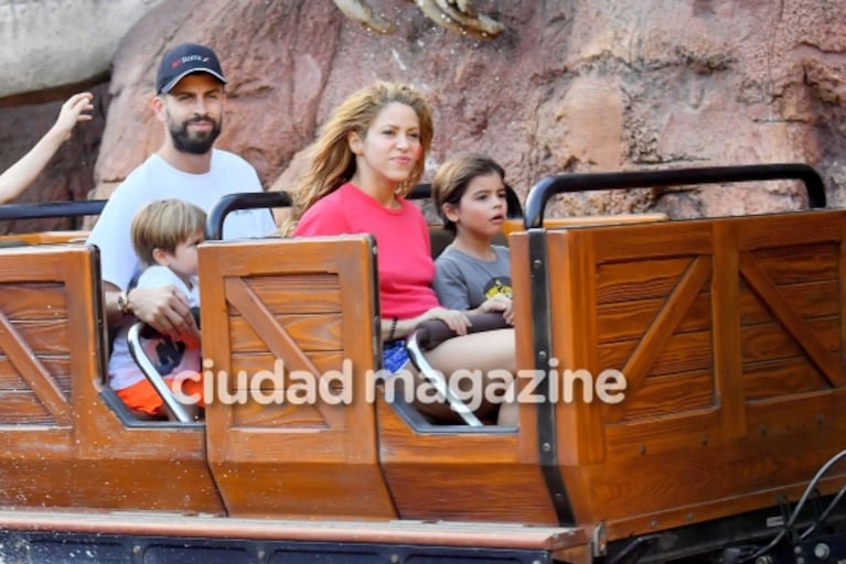 Las divertidas vacaciones familiares de Shakira con Gerard Piqué y sus hijos en Disney