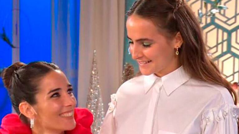 Las dulces fotos de Juana Viale y su hija Ámbar de Benedictis tomando clases de cocina vegana.