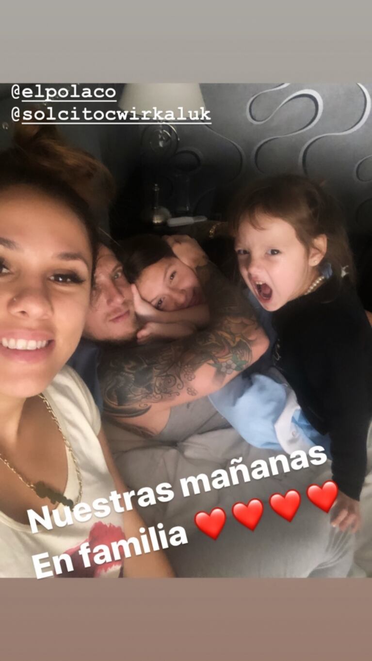 Las dulces fotos de la pancita de Barby Silenzi junto a su hija mimándola: "Así de enamoradas"