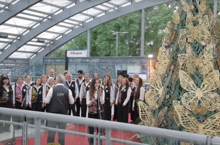 Las estaciones del Subte porteño, escenarios de shows musicales para celebrar la Navidad