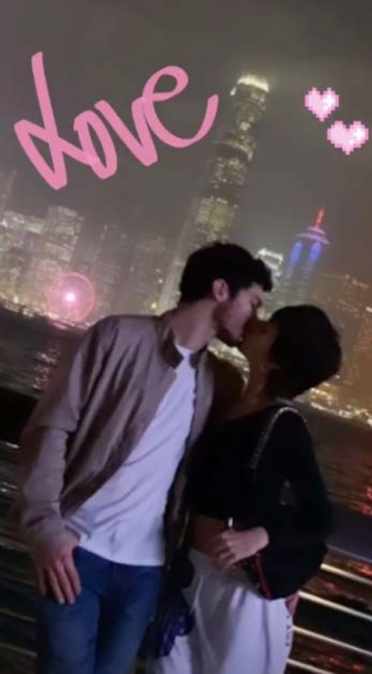 Las exóticas vacaciones de Úrsula Corberó y el Chino Darín en Hong Kong: caminatas nocturnas y mucha pasión