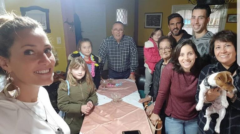 Las familias Viciconte y Cubero, juntas en Mar del Plata. (Foto: Instagram)