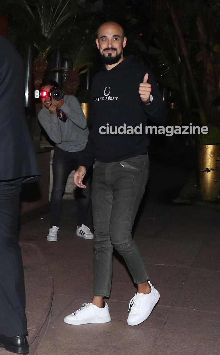 Las fotos de Abel Pintos con su novia Mora Calabrese en Punta del Este. Foto: GM Press
