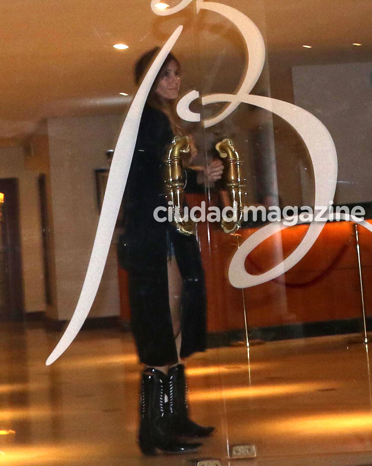 Las fotos de Abel Pintos con su novia Mora Calabrese en Punta del Este. Foto: GM Press