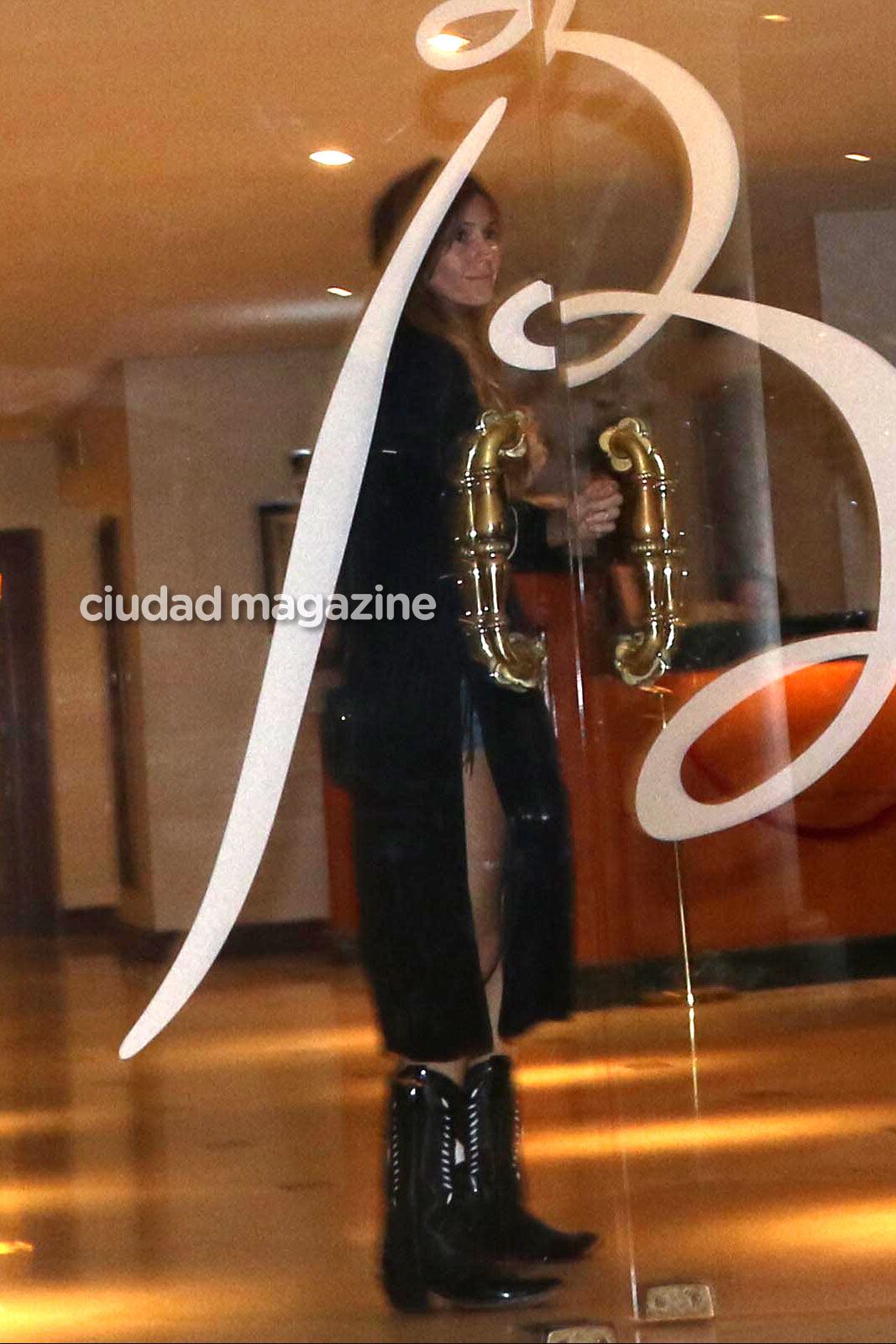 Las fotos de Abel Pintos con su novia Mora Calabrese en Punta del Este. Foto: GM Press