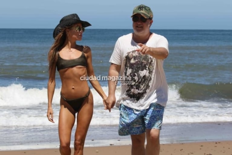 Las fotos de Agustina Casanova en las playas de Punta del Este: mar y amor con su marido, Lautaro Mauro