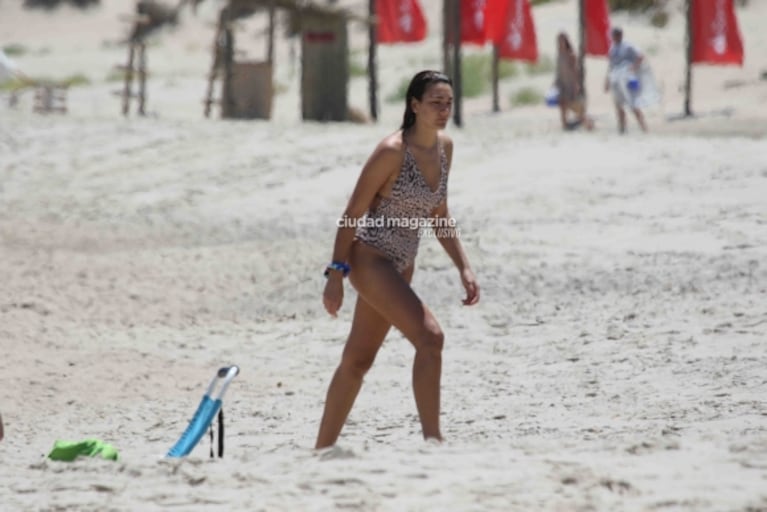 Las fotos de Ámbar, la hija de Juana, Nacho Viale y su novia Lucía Pedraza disfrutando de las playas de Punta