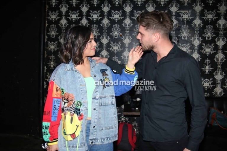Las fotos de Ángela Leiva con su novio, Gabriel Mikelovich, a puro beso y arrumaco 
