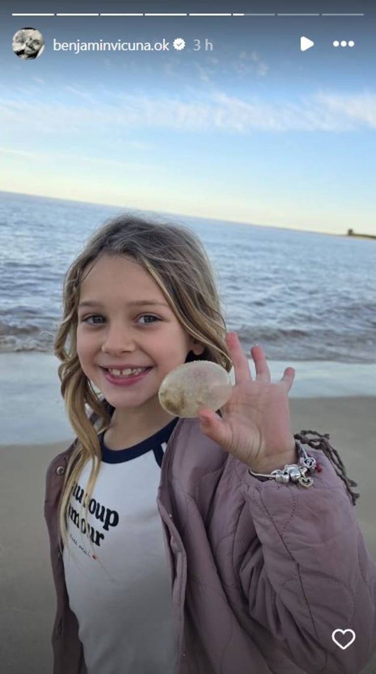 Las fotos de Benjamín Vicuña con sus hijos Magnolia y Amancio en Uruguay: juegos en la playa y tesoros marinos