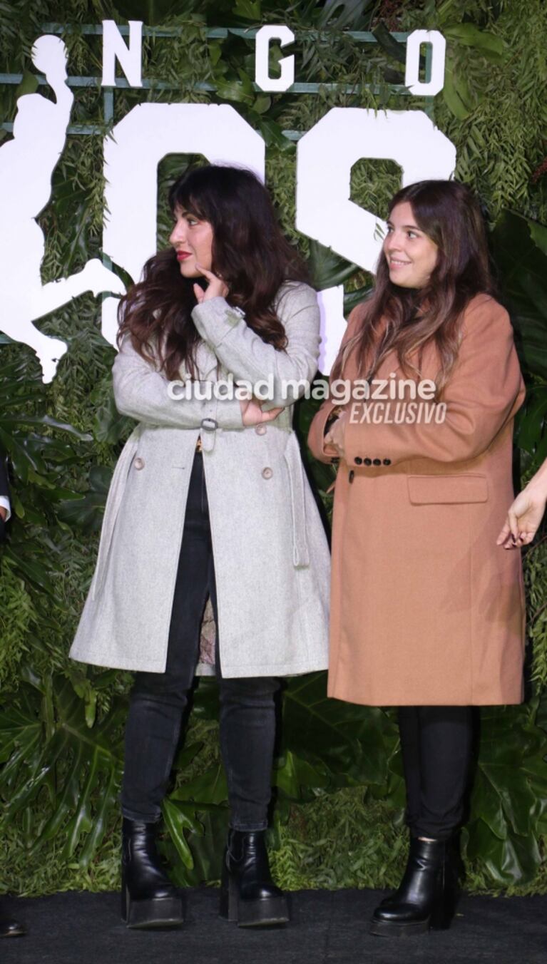 Las fotos de Dalma y Gianinna Maradona en la emotiva presentación del Tango D10S, el avión que homenajea a Diego