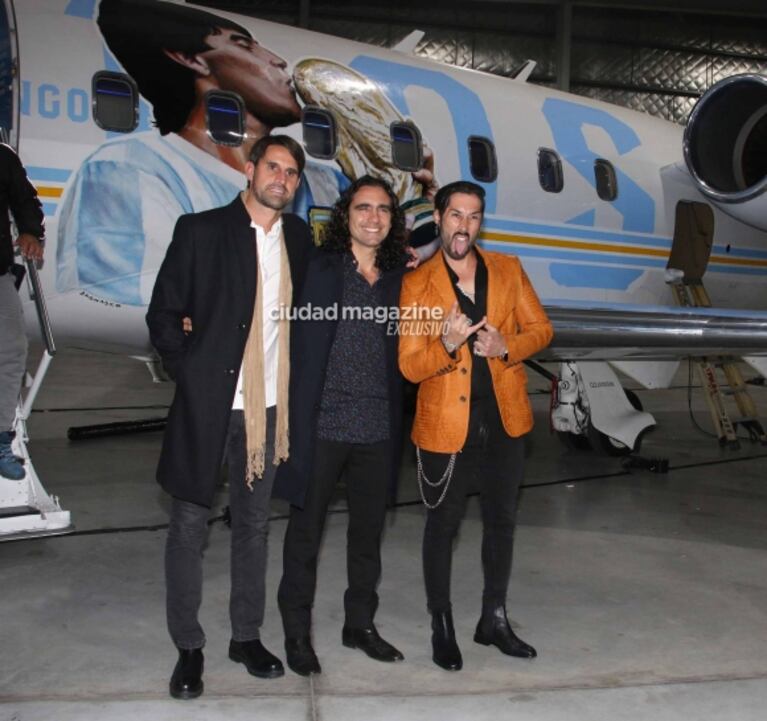 Las fotos de Dalma y Gianinna Maradona en la emotiva presentación del Tango D10S, el avión que homenajea a Diego