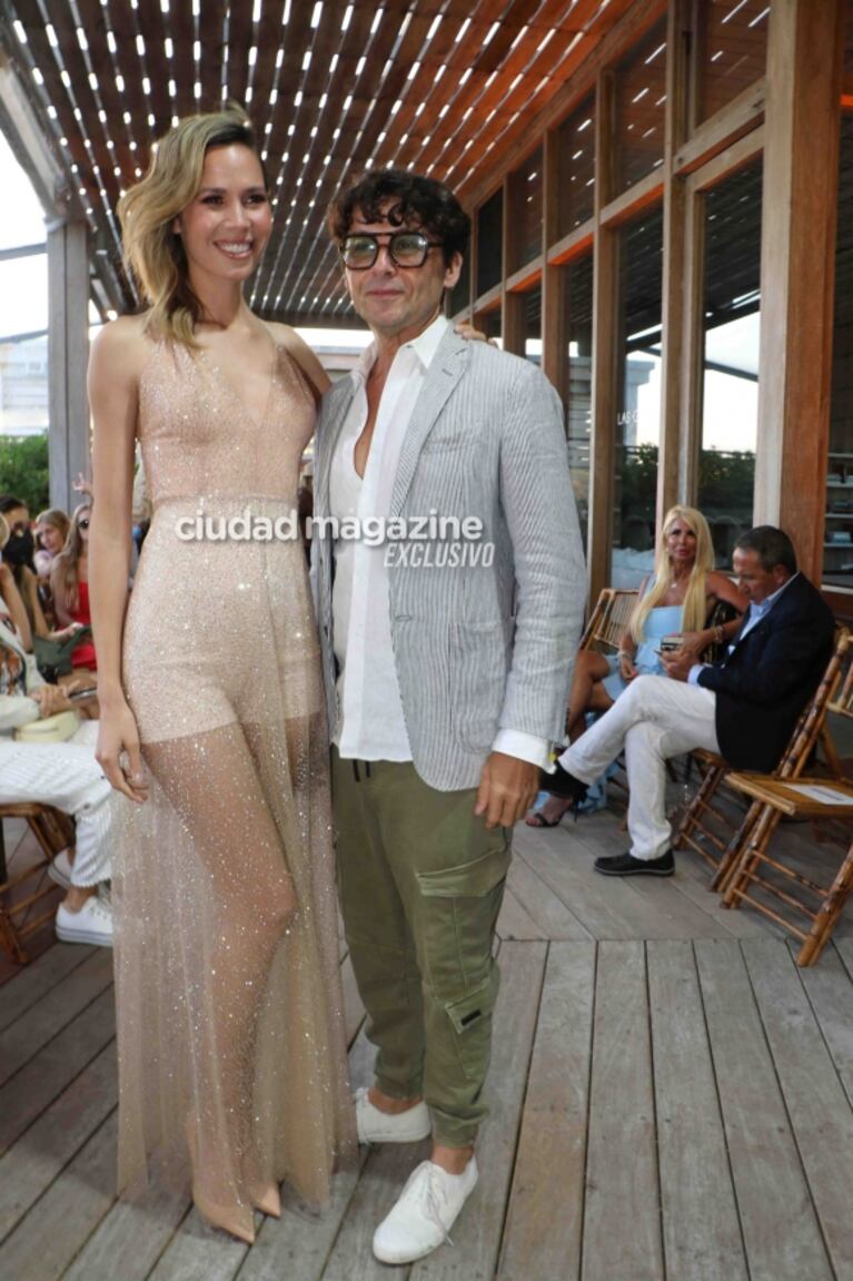 Las fotos de Elina y Eduardo Costantini rodeados de famosos en su desfile en Punta del Este: amor y moda frente al mar