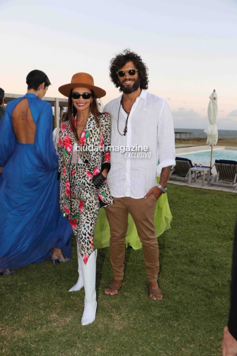 Las fotos de Elina y Eduardo Costantini rodeados de famosos en su desfile en Punta del Este: amor y moda frente al mar