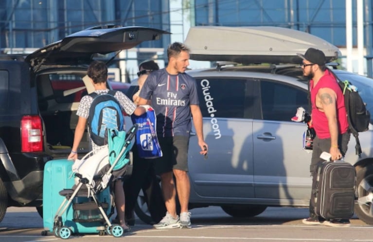 Las fotos de Emmanuel Horvilleur, baboso con el bebé de Celeste Cid: "Aunque somos padres separados, seguimos siendo una familia"