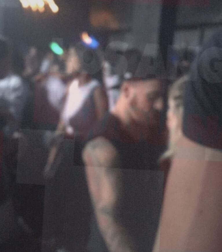 Las fotos de Federico Bal y Laurita Fernández, muy cariñosos en un boliche