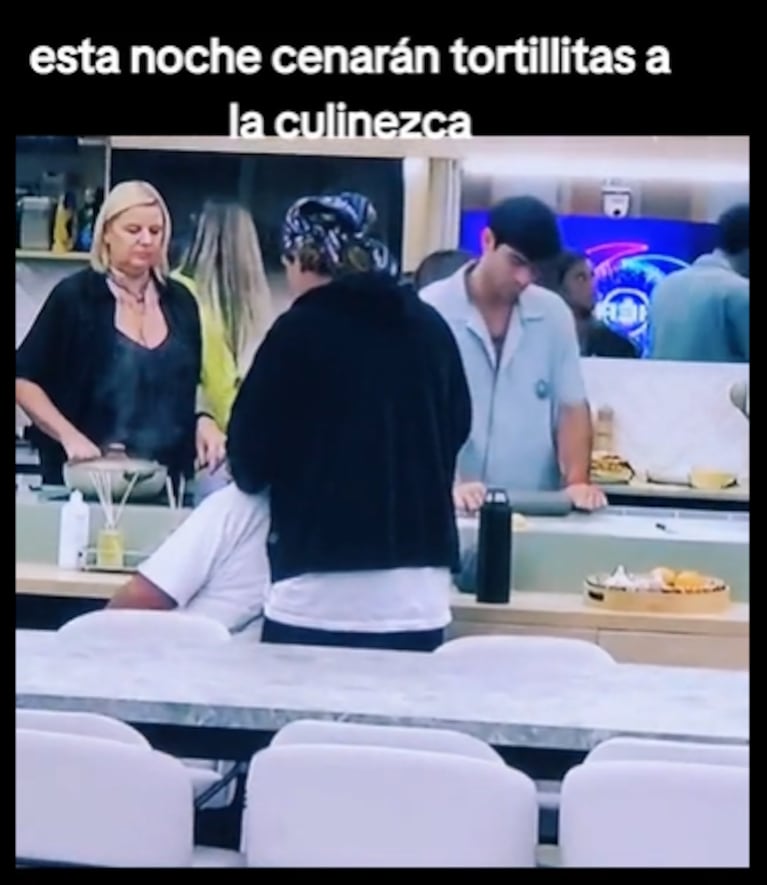 Las fotos de Flor de Gran Hermano tocándose sus partes íntimas mientras cocina