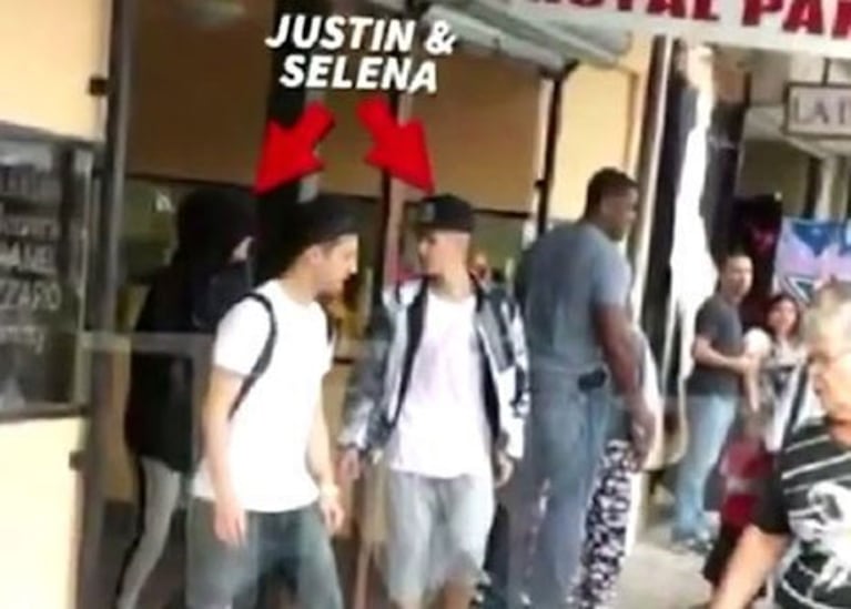Las fotos de Justin Bieber y Selena Gómez nuevamente juntos. (Foto: TMZ.com)