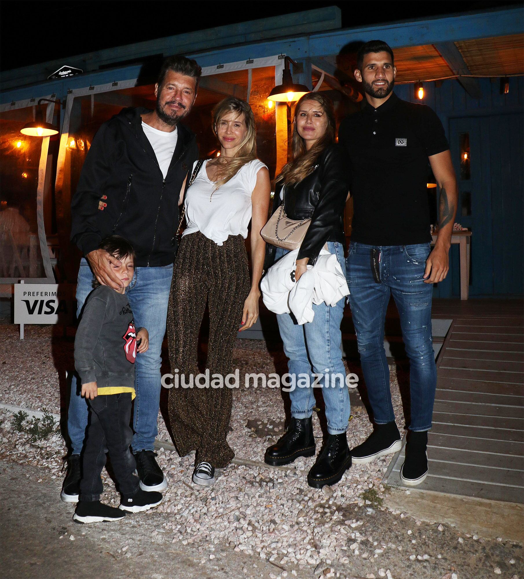 Las fotos de la cena de Marcelo Tinelli, Guillermina Valdés y Lolo con Mica y Licha López en Punta del Este. (Foto: GM Press)