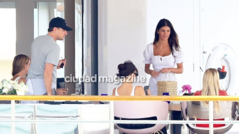 Las fotos de la mini luna de miel de Leonardo DiCaprio y Camila Morrone en Saint-Tropez