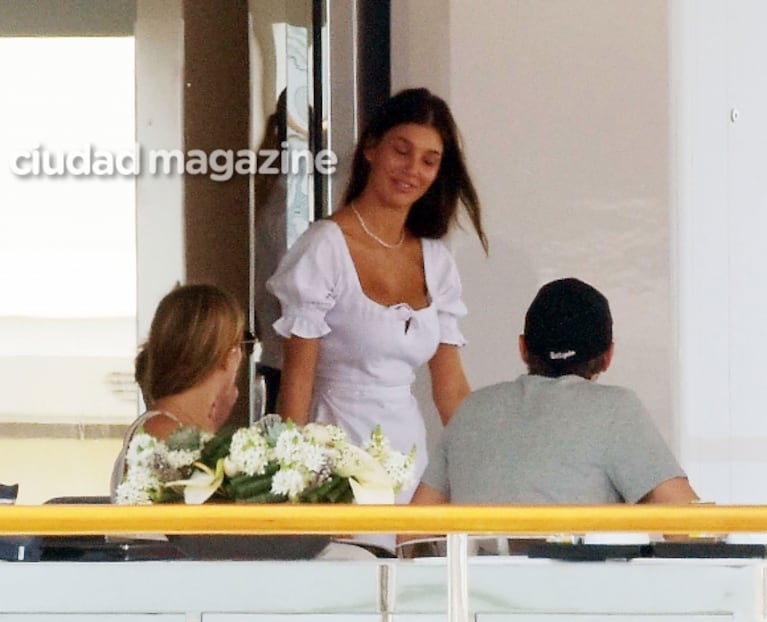 Las fotos de la mini luna de miel de Leonardo DiCaprio y Camila Morrone en Saint-Tropez