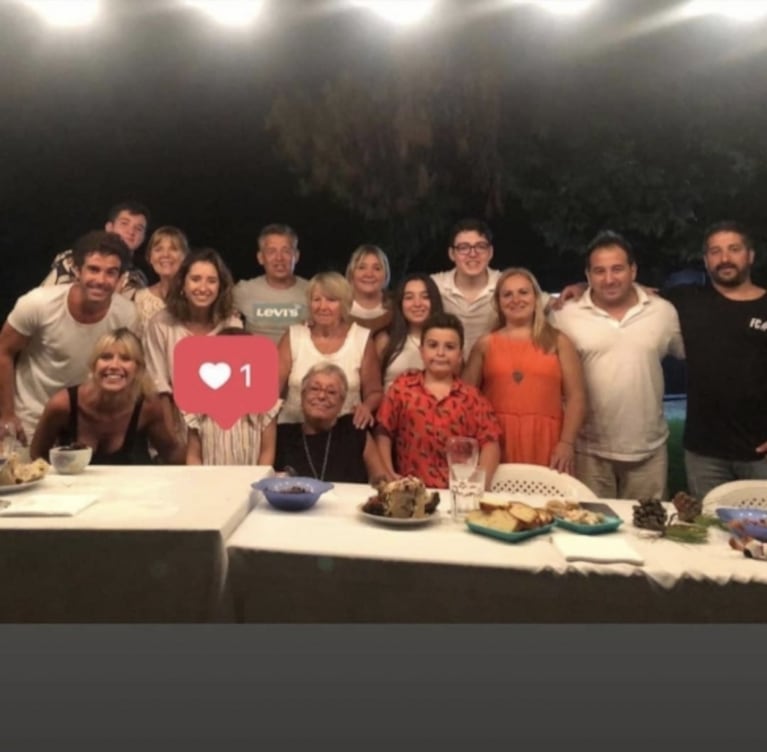 Las fotos de la Navidad de Nicolás Cabré y Laurita Fernández: con Rufina y las familias juntas de los dos