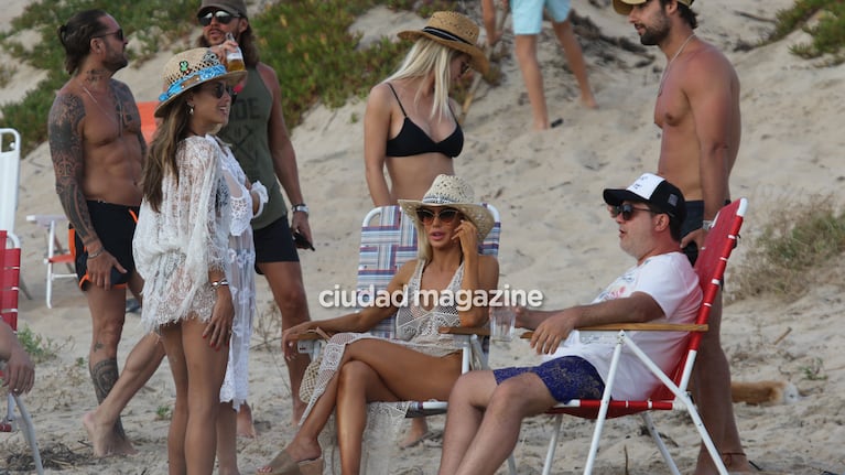 Las fotos de la tarde de playa de Luciana Salazar en Punta del Este. (Foto: GM Press)