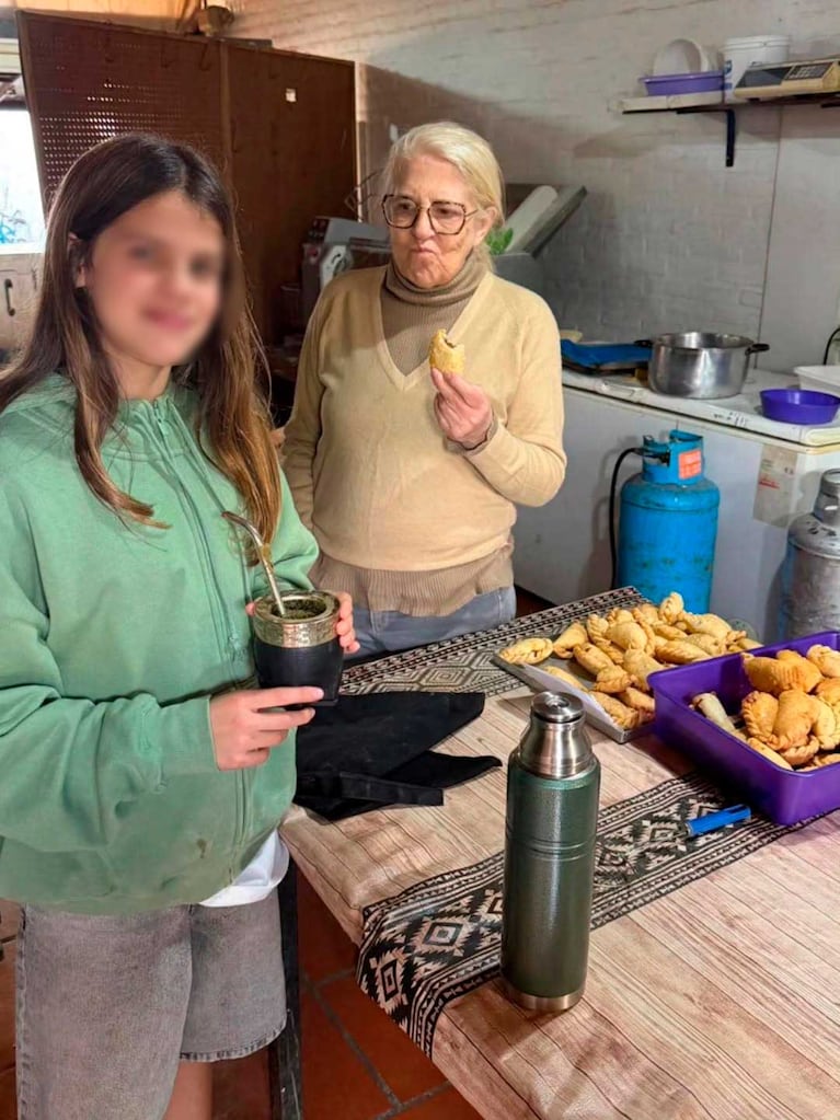 Las fotos de la visita de Wanda Nara y sus hijas a la casa del papá de Mauro Icardi (Foto: Instagram @aldanaicardi)
