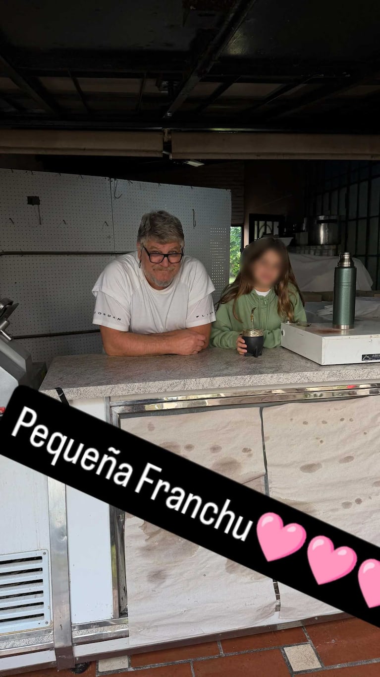 Las fotos de la visita de Wanda Nara y sus hijas a la casa del papá de Mauro Icardi (Foto: Instagram @aldanaicardi)