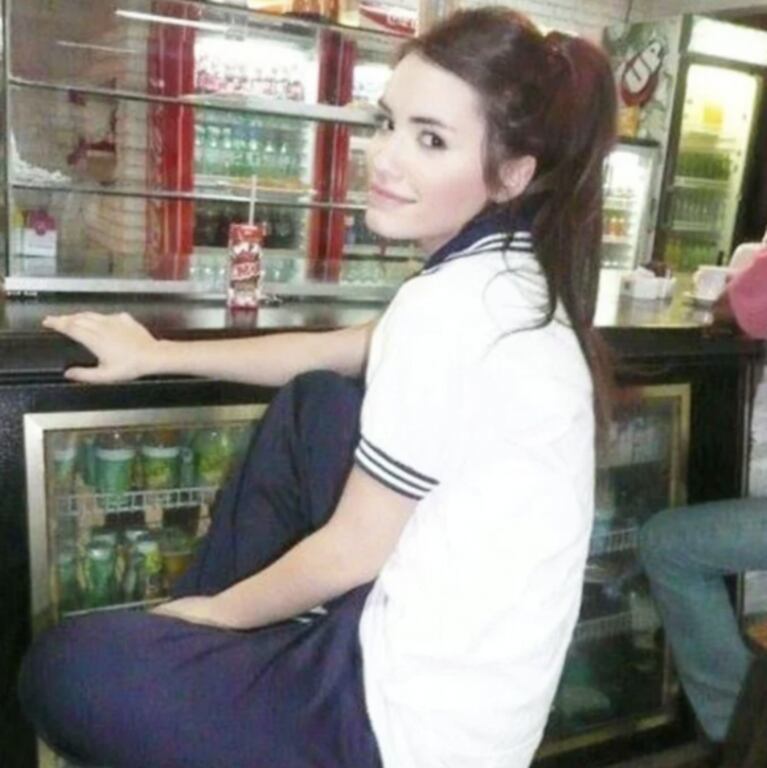 Las fotos de Lali Espósito en el colegio secundario que son furor: en el aula y en el recreo a pura risa