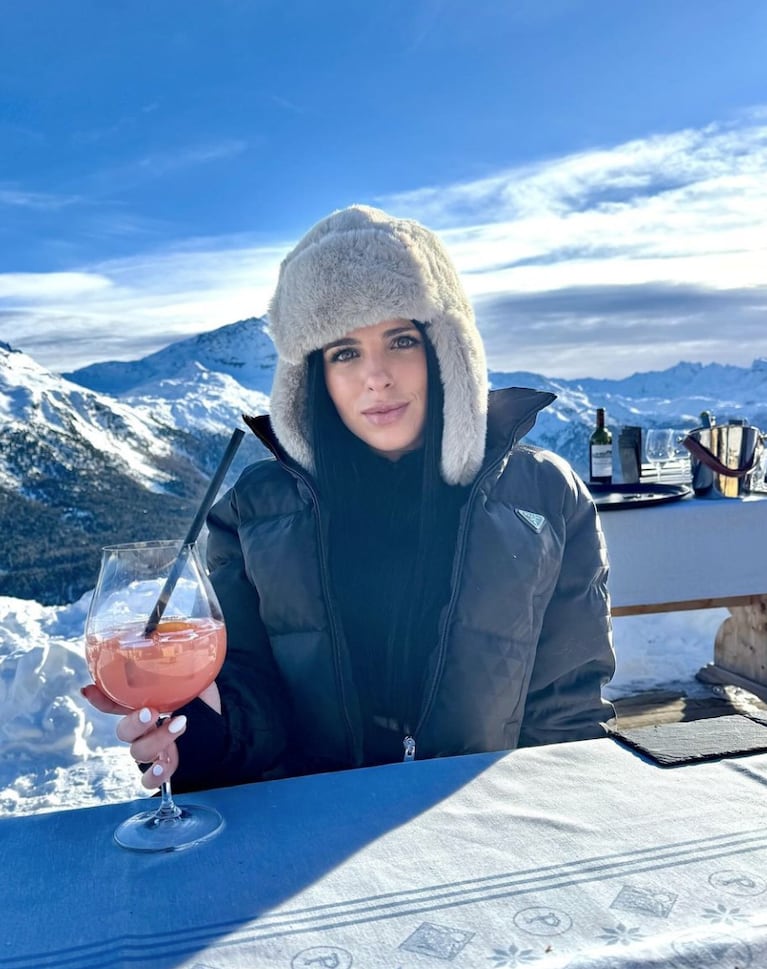 Las fotos de las lujosas vacaciones de Enzo Fernández y Valentina Cervantes en la nieve suiza