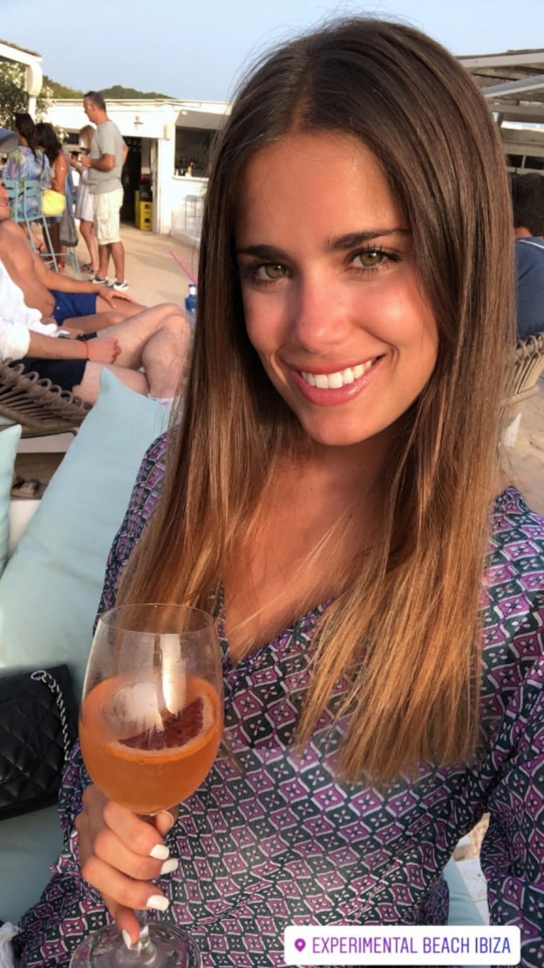 Las fotos de las vacaciones de Antonella Cavalieri, la ex de Paulo Dybala, con amigas en Ibiza