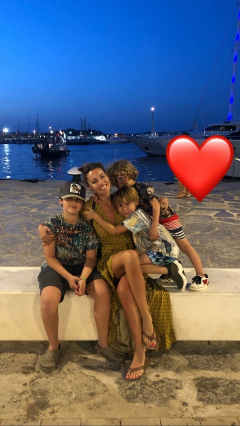 Las fotos de las vacaciones de Pampita y sus hijos en Ibiza: "¡Me parece que me quedo a vivir acá!"