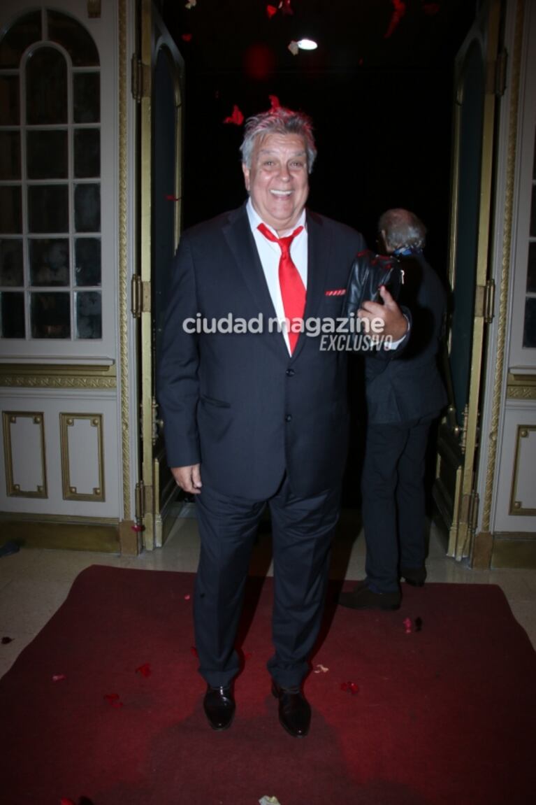 Las fotos de los famosos en el estreno de Piaf: la elegancia de Mirtha Legrand, Adrián Suar y el look súper canchero de Benjamín Vicuña