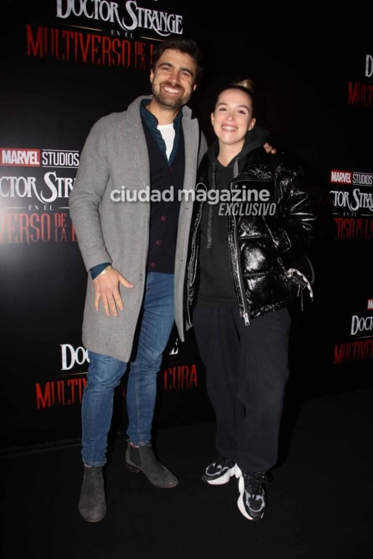 Las fotos de los famosos y sus familias en una salida al cine: de Agustina Cherri con Nilo a Fabián Vena y Paula Morales