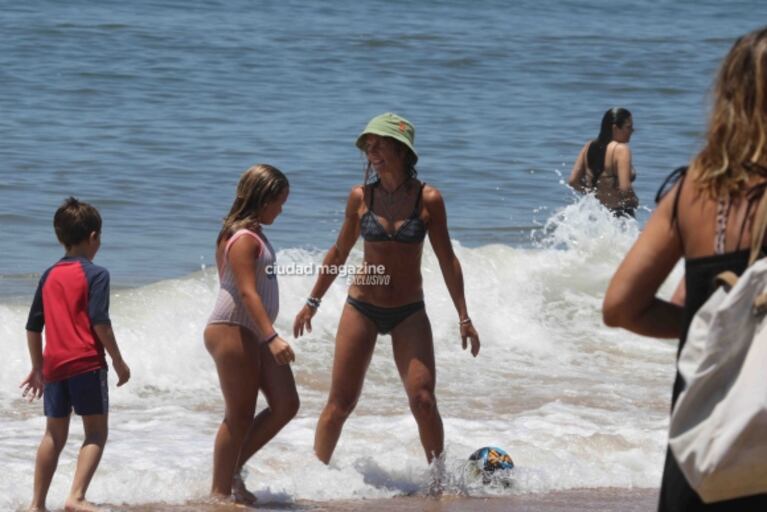 Las fotos de Maru Botana junto a su esposo y sus hijos en la playa: risas y mucho amor en Punta del Este