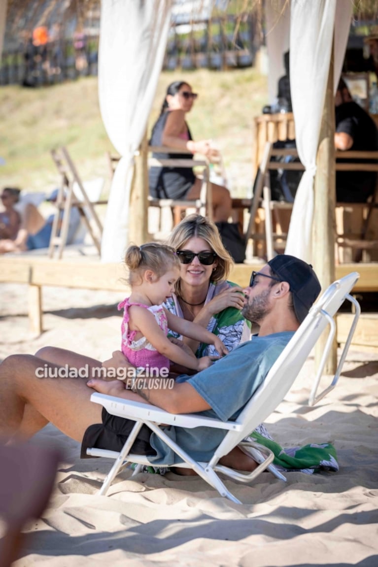 Las fotos de Mery del Cerro con Meme Bouquet y sus hijas en las playas de Punta del Este 