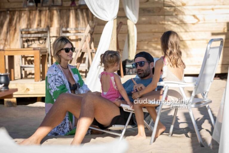 Las fotos de Mery del Cerro con Meme Bouquet y sus hijas en las playas de Punta del Este 