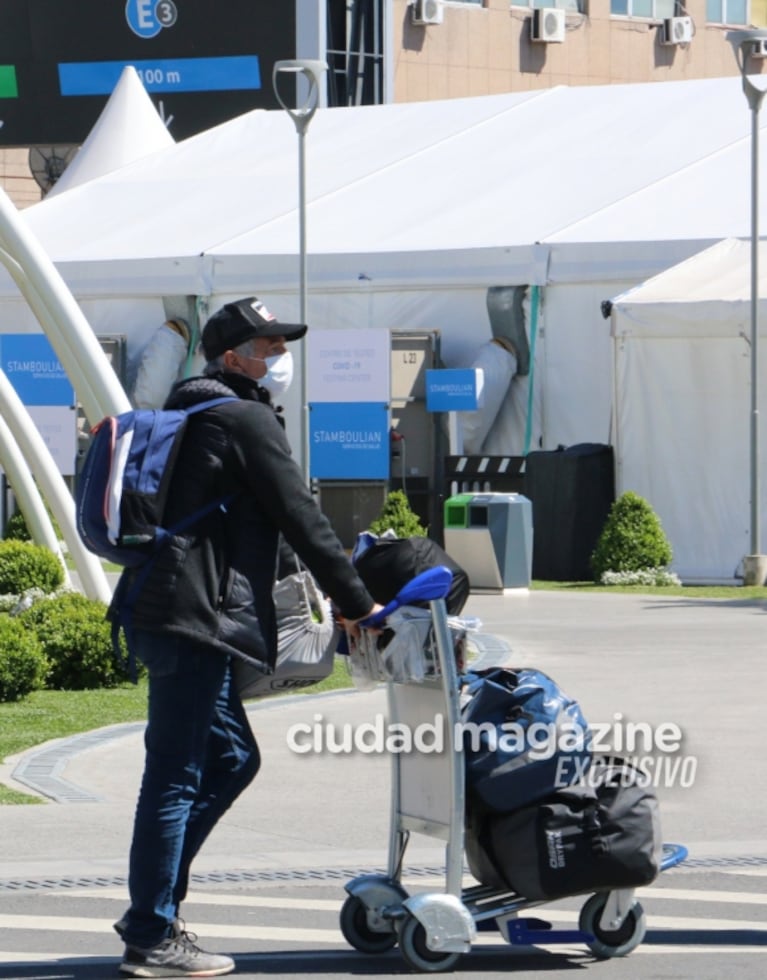 Las fotos de Nacho Viale en su regreso de Estados Unidos tras la internación de Mirtha Legrand