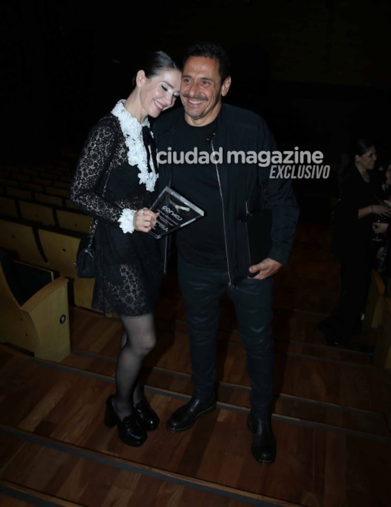 Las fotos de Natalia Oreiro, premiada y súper enamorada de Ricardo Mollo en los Premios Cóndor de Plata a las Series 