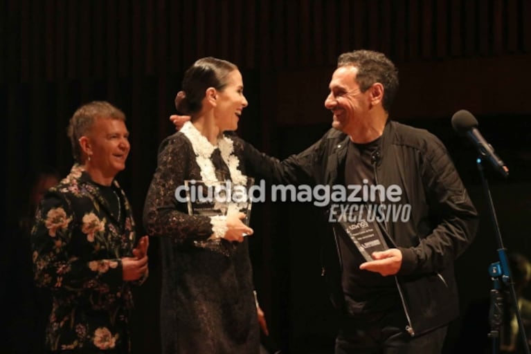 Las fotos de Natalia Oreiro, premiada y súper enamorada de Ricardo Mollo en los Premios Cóndor de Plata a las Series 