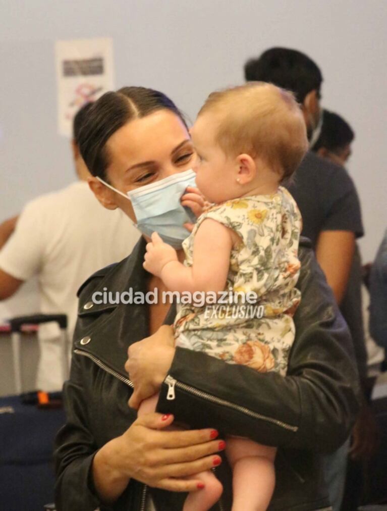 Las fotos de Pampita con sus hijos y Roberto García Moritán rumbo a sus increíbles vacaciones en Punta Cana