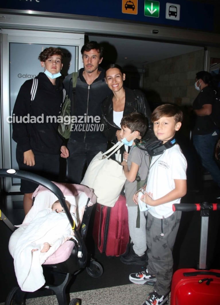 Las fotos de Pampita con sus hijos y Roberto García Moritán rumbo a sus increíbles vacaciones en Punta Cana