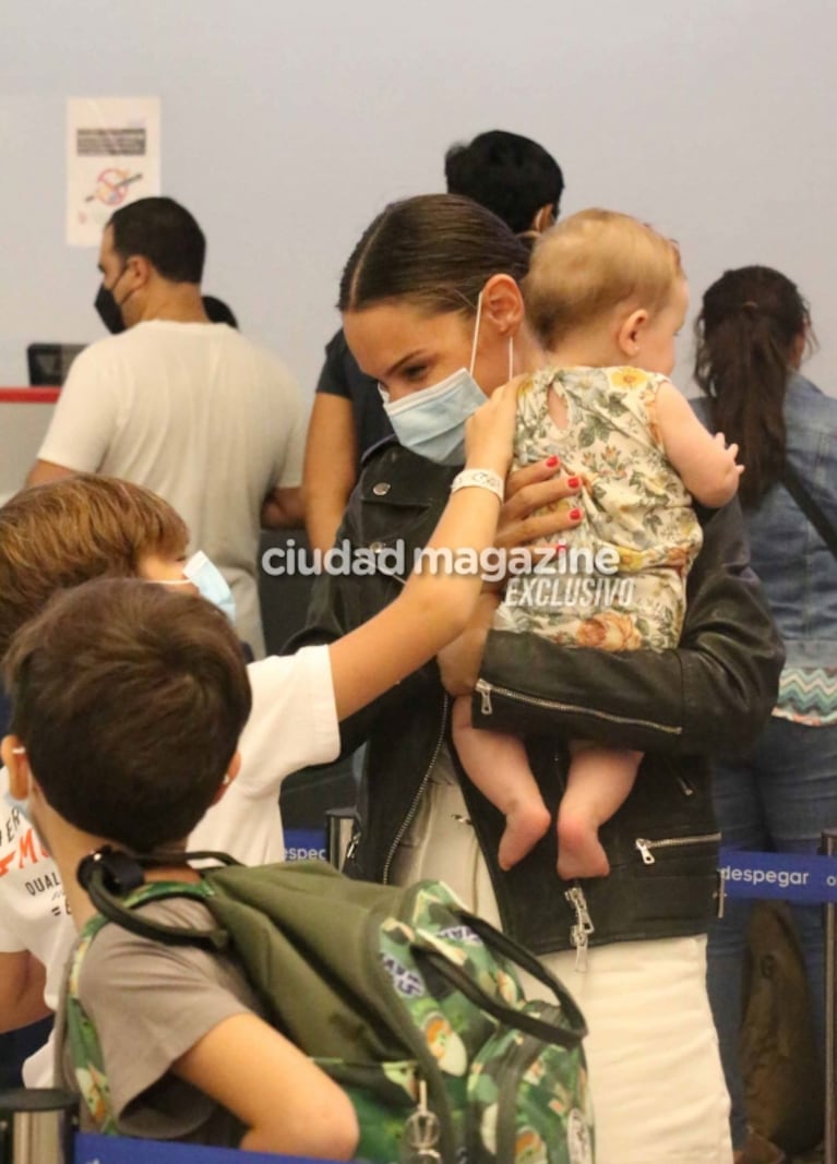 Las fotos de Pampita con sus hijos y Roberto García Moritán rumbo a sus increíbles vacaciones en Punta Cana