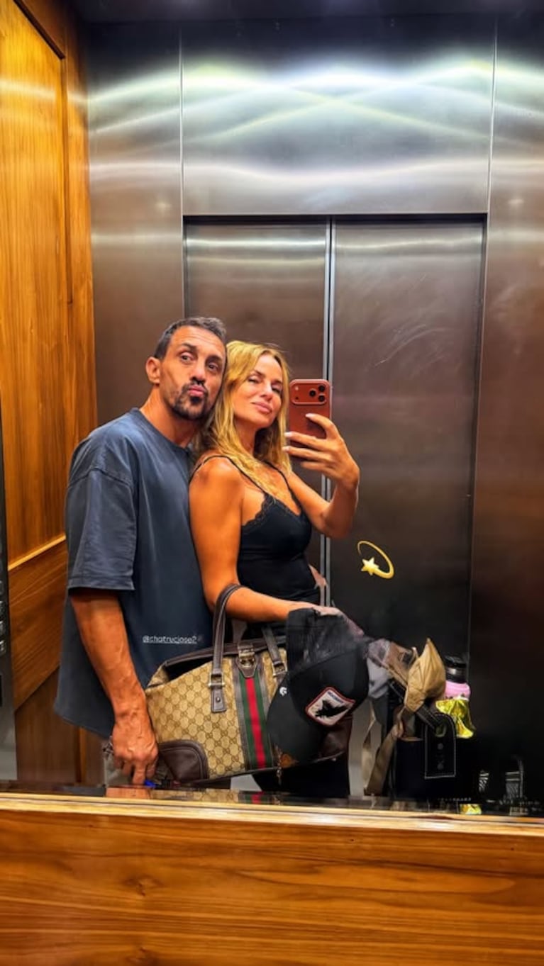 Las fotos de Sabrina Rojas y José Chatruc en Brasil: intimidad en el ascensor y diminuta bikini animal print