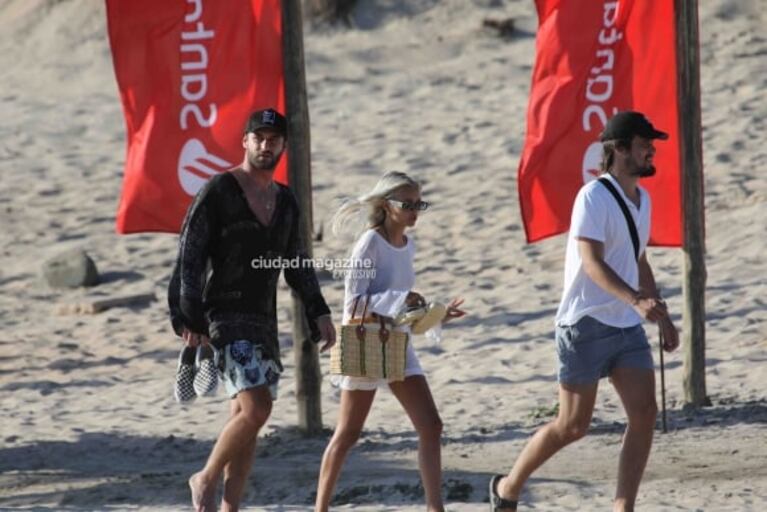 Las fotos de Valentina Zenere junto a su novio español en las playas de Punta: amor y relax frente al mar