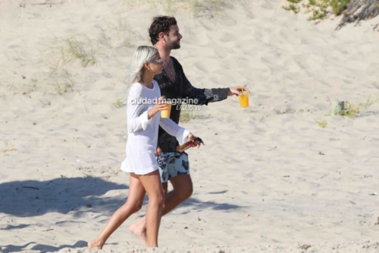 Las fotos de Valentina Zenere junto a su novio español en las playas de Punta: amor y relax frente al mar