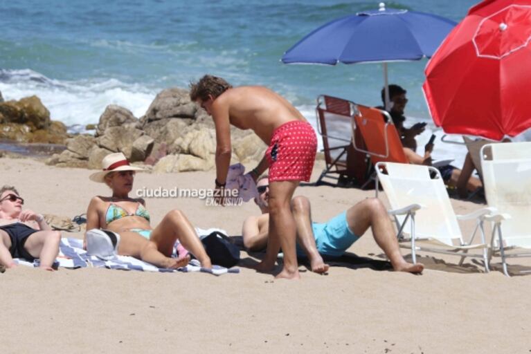 Las fotos de Valeria Mazza con Alejandro Gravier, sus hijos y amigos en las playas de Punta del Este 