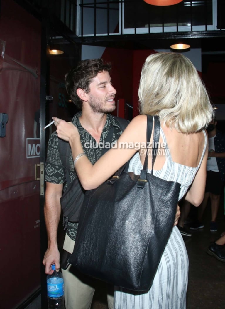 Las fotos de Vico D’Alessandro a los arrumacos junto a su novia, la modelo Julia Zanettini
