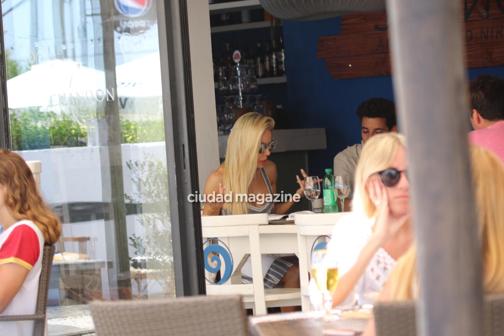 Las fotos del almuerzo de Luciana Salazar y Martín Baclini en Punta del Este. (Foto: GM Press)